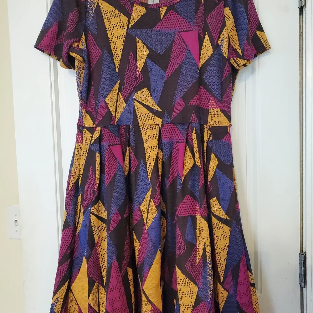 Dresses - Picture 5 of 6